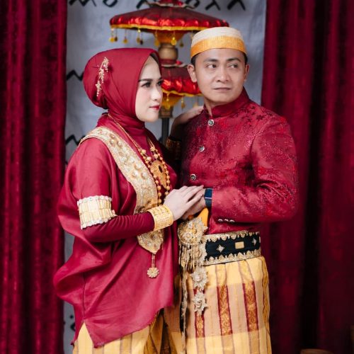 A. Azizah & A. Anugrah